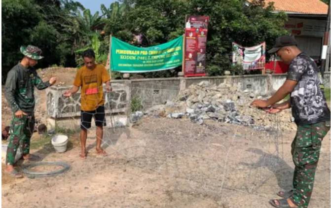 CuplikCom-Berakhir-TMMD-Ke-120-Kodim-0421Ls-Bersama-Warga-Kebut-Pemasangan-Bronjong-500-Meter -31052024163631-IMG_20240531_163440.jpg